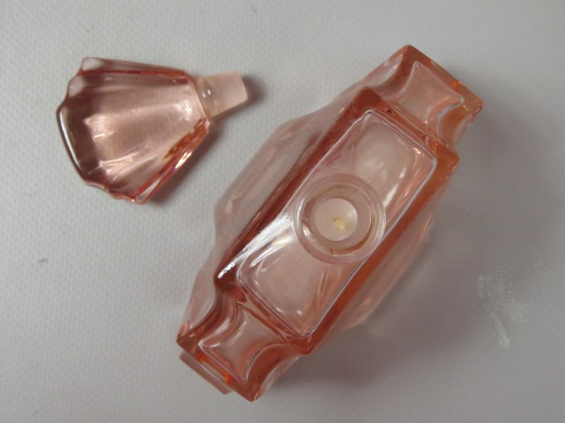 Art Deco rosé glazen parfumfles