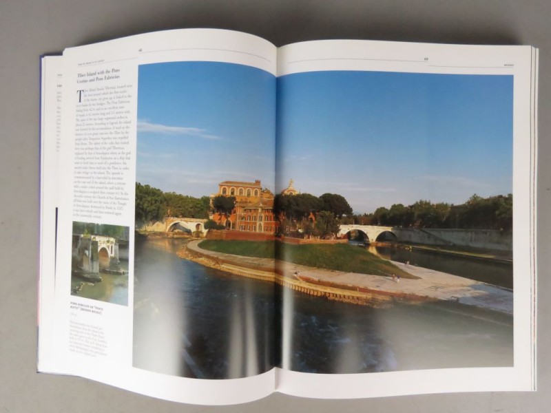 Engelstalige hardcover Capitals of art  "ROME"  2003.