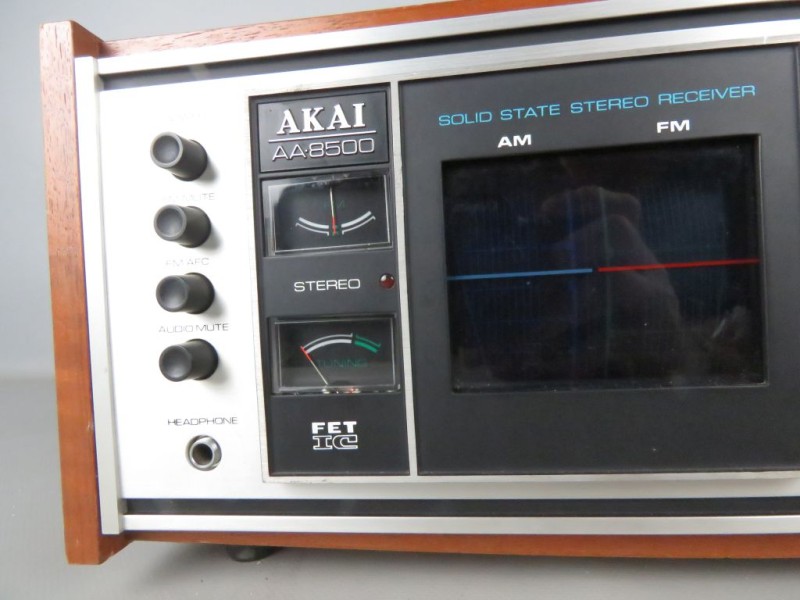 Vintage AKAI Tuner-versterker AA-8500