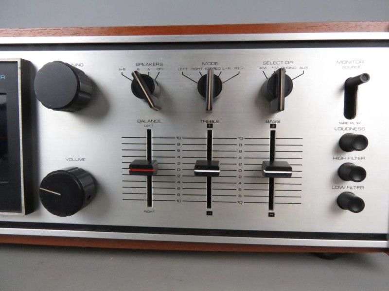 Vintage AKAI Tuner-versterker AA-8500