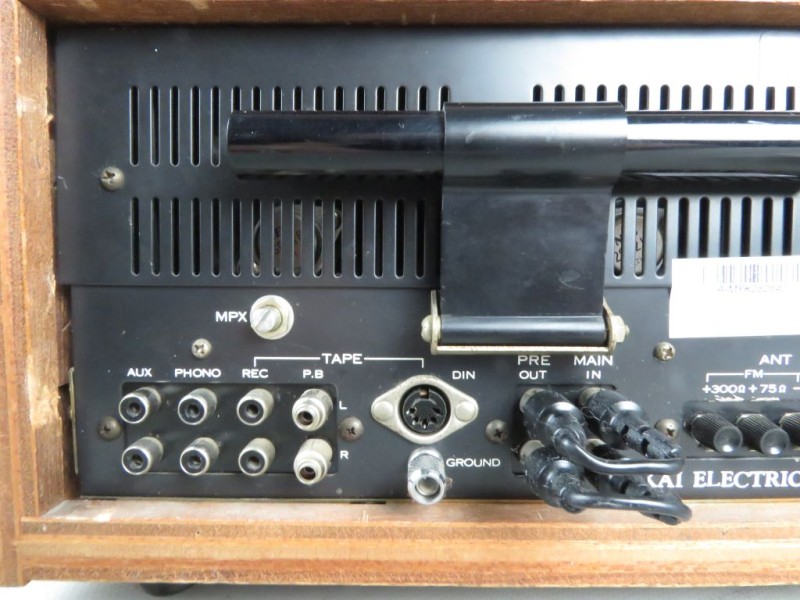 Vintage AKAI Tuner-versterker AA-8500