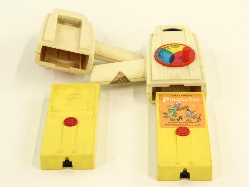 Vintage duo: Fisher Price draagbare filmviewer met verhalen - 1973