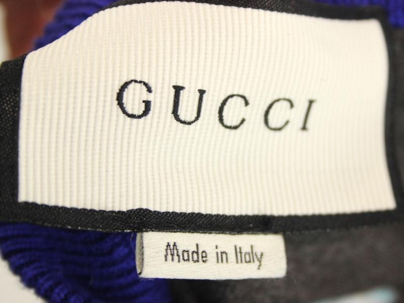 Knappe en leuke trui met geborduurde tekeningen, gemerkt Gucci - Italy