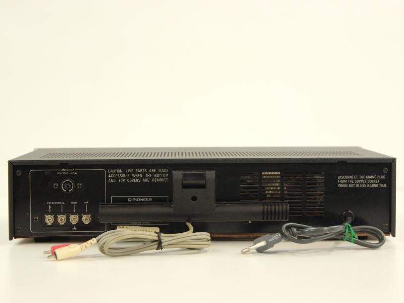 Pioneer Stereo Tuner TX-710L En Stereo Amplifier SA-610