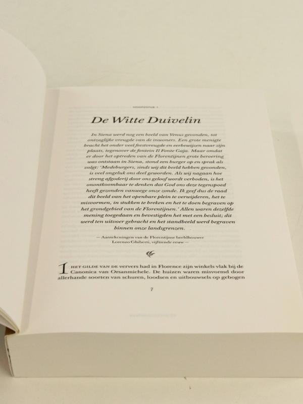 Duo Nederlandstalige boeken over Leonardo da Vinci - 1 geschiedenis boek en 1 roman