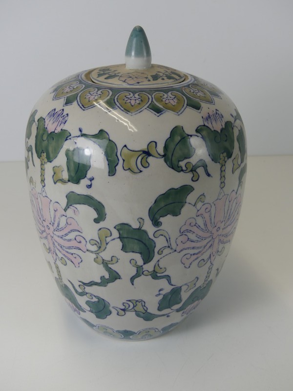 Chinese pot