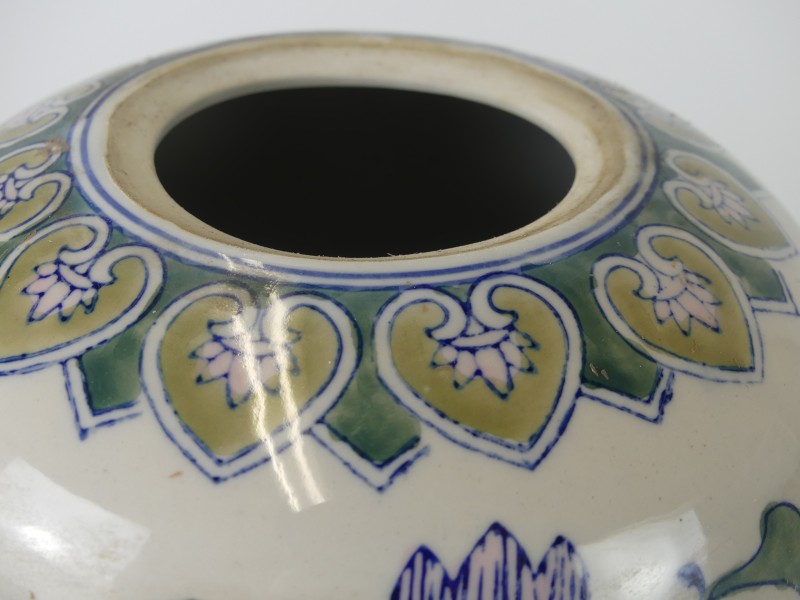 Chinese pot