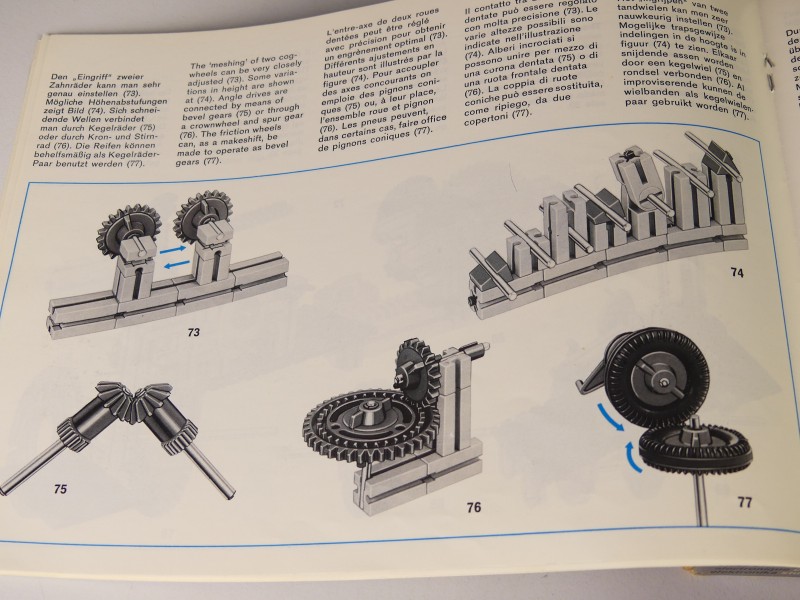 Vintage fishertechnik hobby onderdelen en boekjes