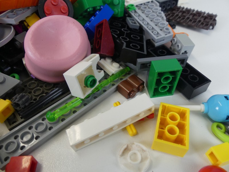 Diverse Lego steentjes en onderdelen