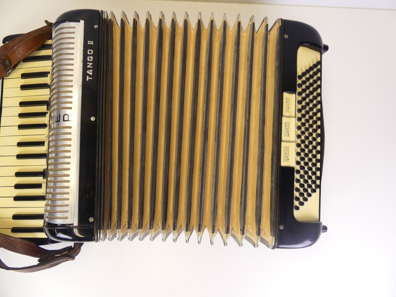 Hohner Tango II M