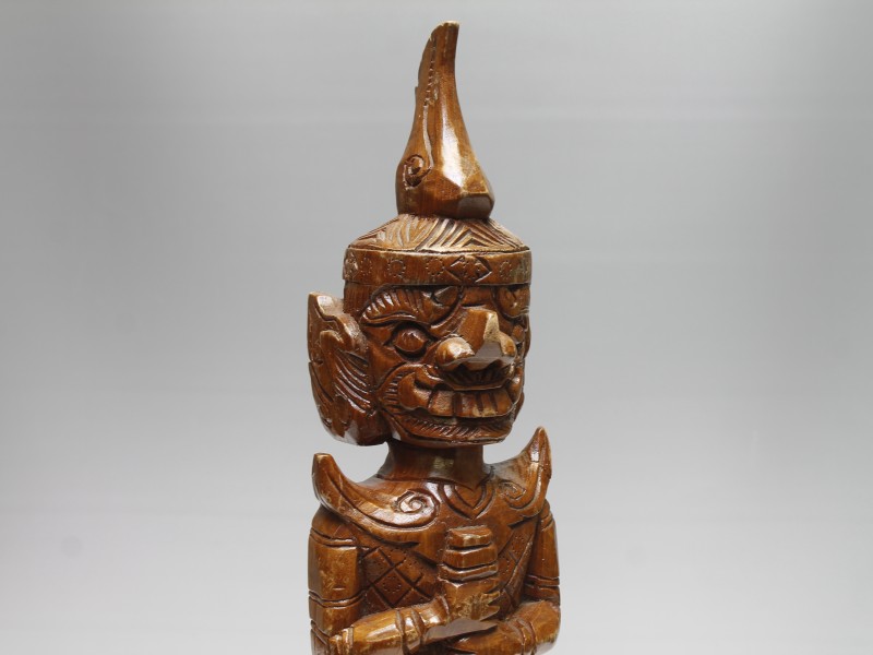 Etnische decoratie: Houten Thai Yaksha beeld (Art. 882)