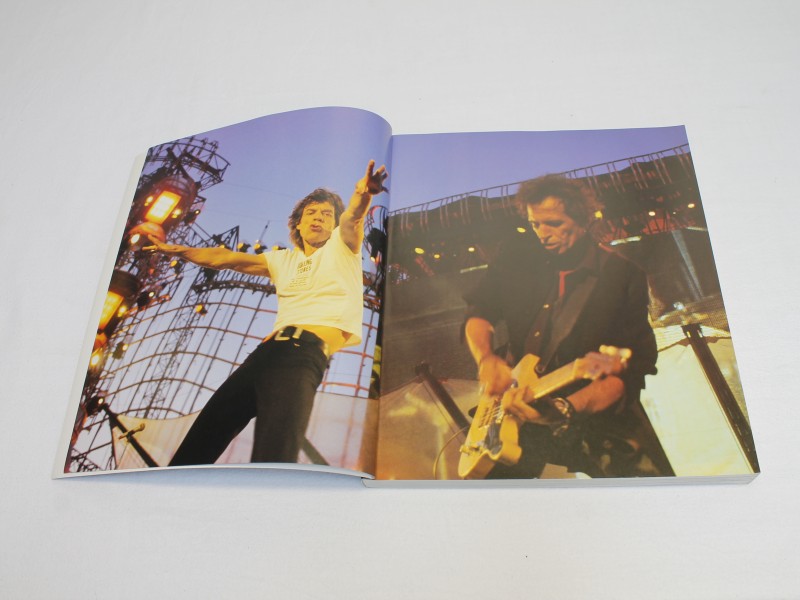 Boek: "The Rolling Stones : a life on the road : de grootste rock-'n-roll-band aller tijden" (Art. 913)