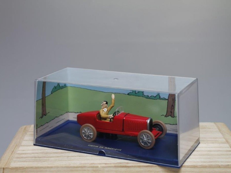 Tintin en Amérique- Bobby's Bugatti- Schaalmodelauto Herge-Moulinsart (Art. 873)