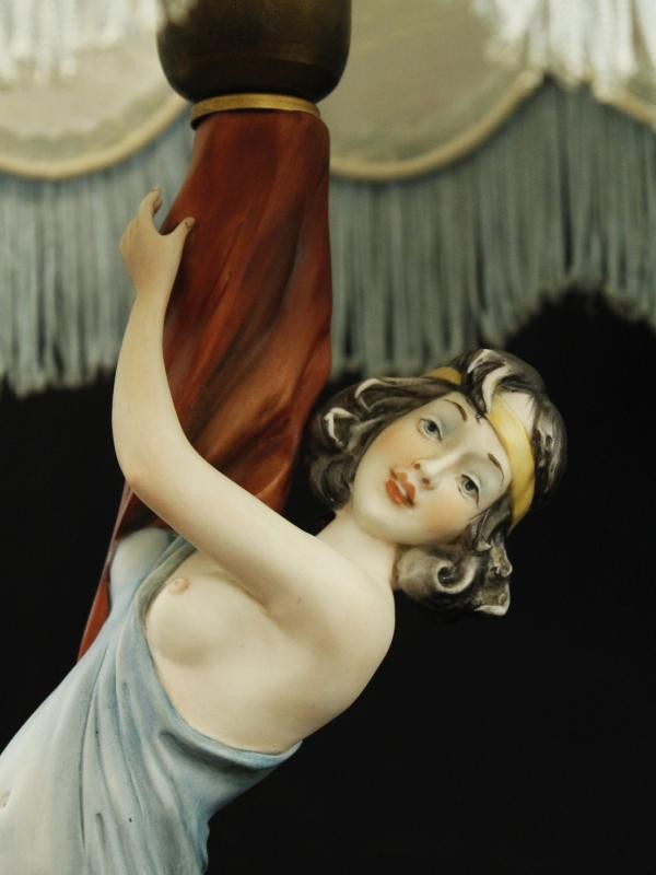 Prachtige lamp/sculptuur van Capodimonte, gesigneerd Barbetta