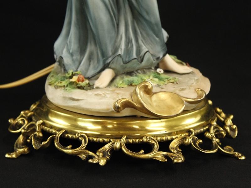 Prachtige lamp/sculptuur van Capodimonte, gesigneerd Barbetta