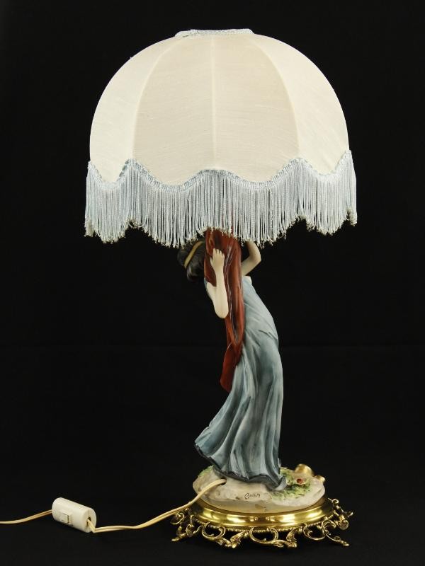 Prachtige lamp/sculptuur van Capodimonte, gesigneerd Barbetta