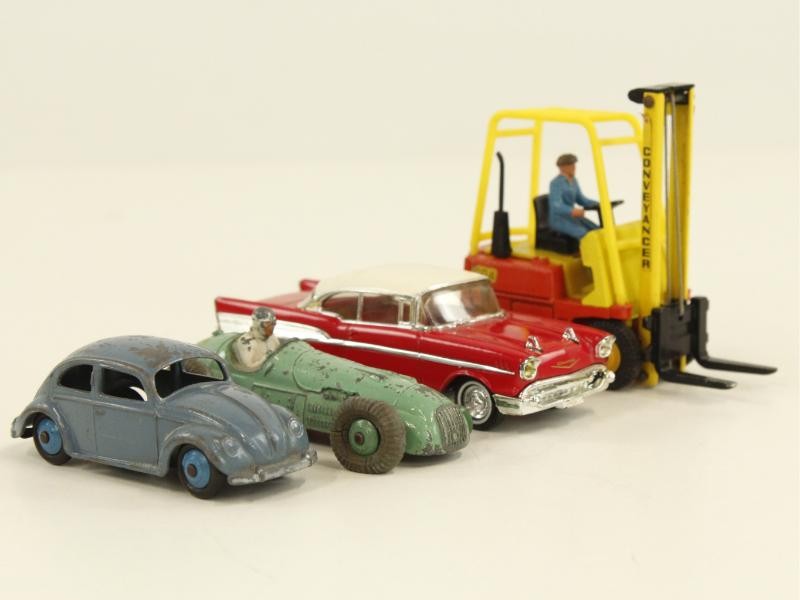 Dinky Toys - vintage vorklifttruck (in origineel doosje) + 3 wagens