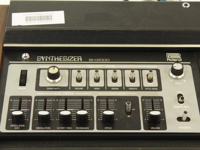 Vintage synthesizer Roland SH-2000