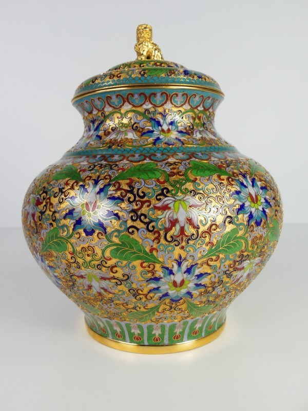 Chinese Cloisonné geëmailleerde dekselvaas