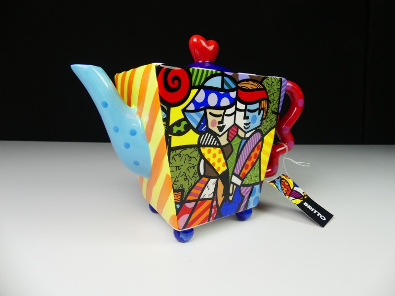 Romero Britto 'dance' theepot