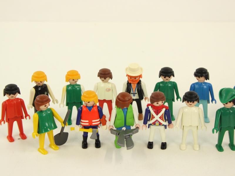 diverse playmobil-figuren en toebehoren