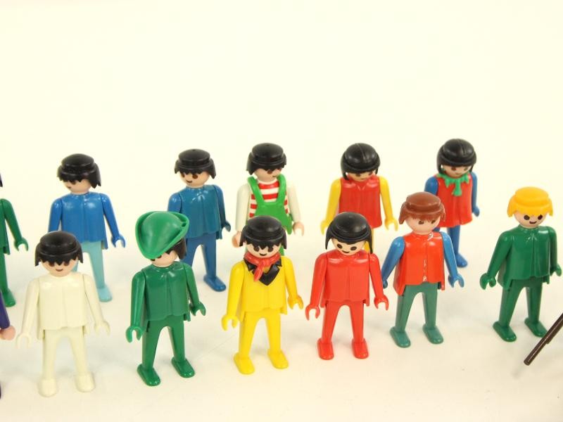 diverse playmobil-figuren en toebehoren