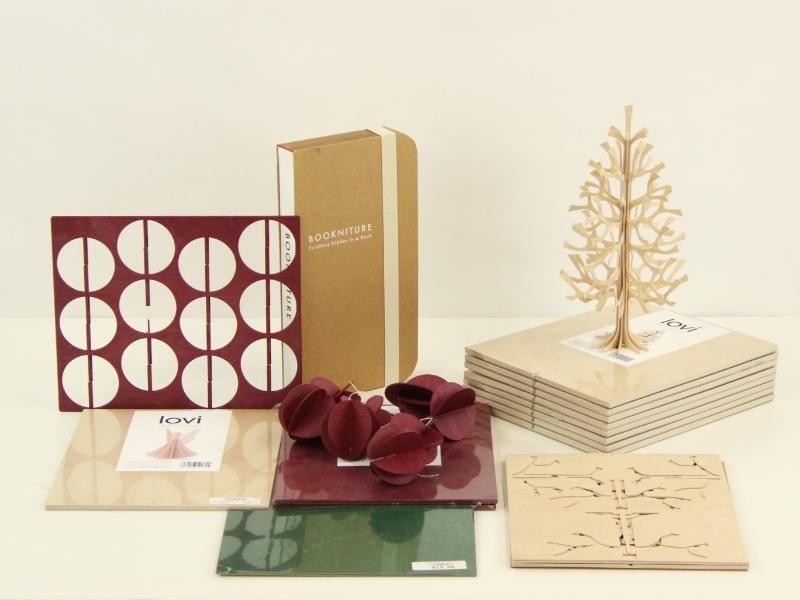 Lovi - zelfbouwpakketten van kerstbomen en kerstballen + bookniture