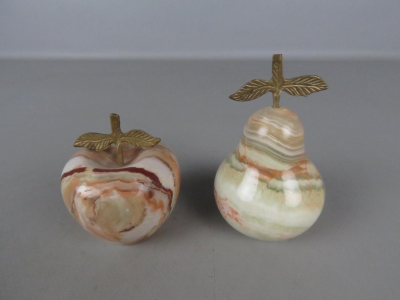 2 stuks onyx fruit met metalen stelen