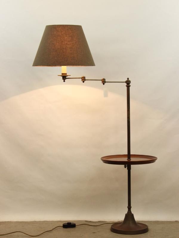 Illumé NYC - Knappe, vintage vloerlamp met in hoogte verstelbaar tafeltje