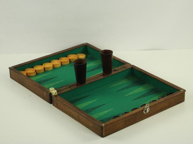 Vintage backgammon in toffe houten kist - heel goede staat