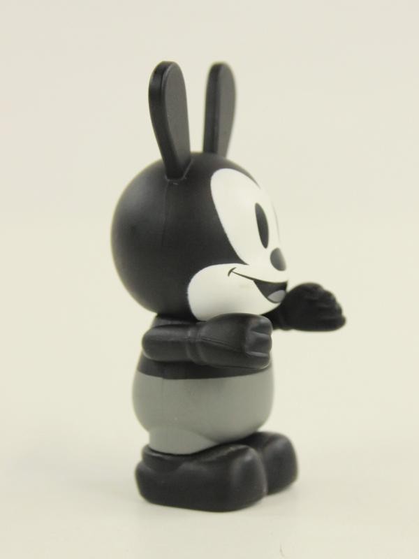 DISNEY Vinylmation Park Set 1 Classic Chaser Oswald