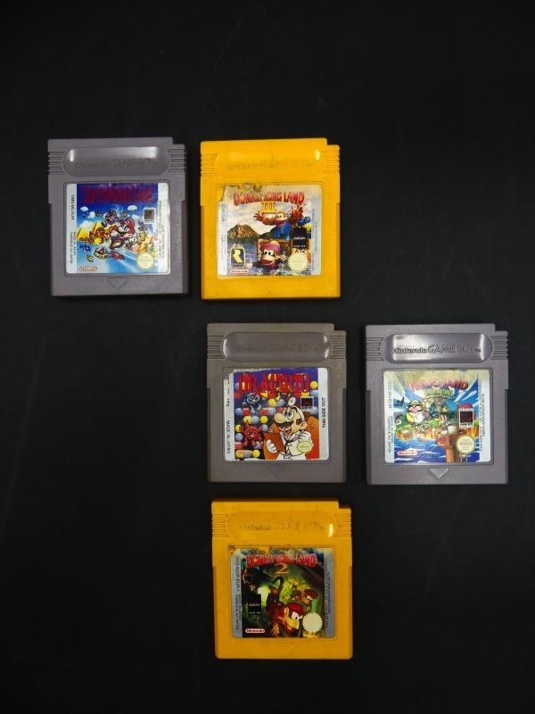 5x game boy spellen in container