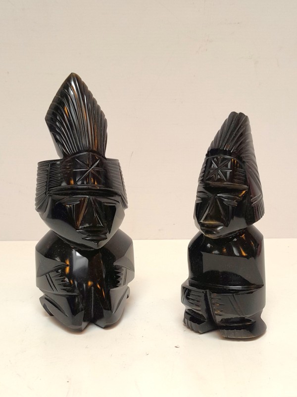 2 Azteken beelden uit Goud-obsidiaan