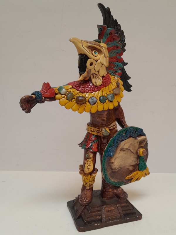 Azteeks krijgerstandbeeld: Mexicaanse volkskunst