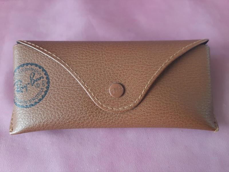 Ray-Ban zonnebril en etui