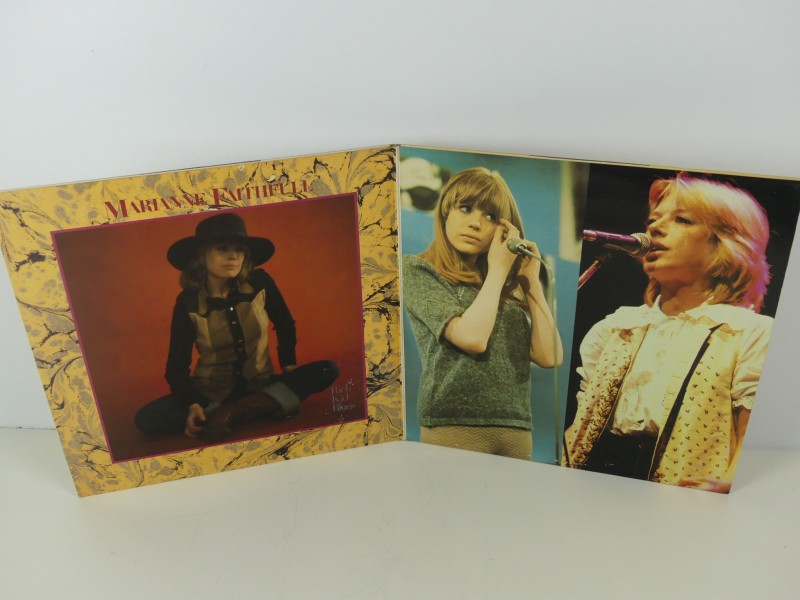 Marianne Faithfull – Rich Kid Blues