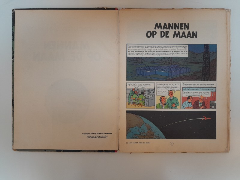 Lot van 4 zeer oude Kuifje strips met plastic figuurtjes