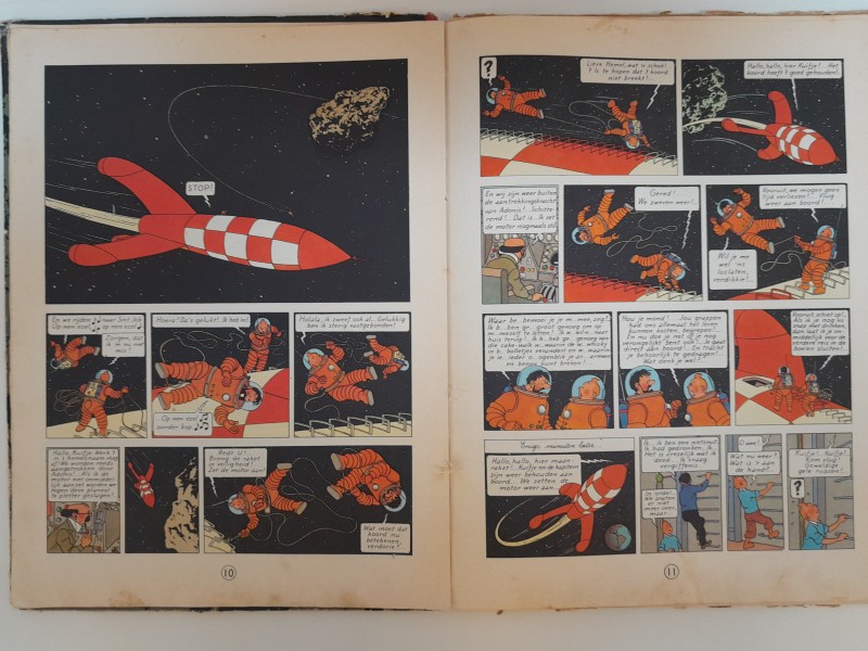 Lot van 4 zeer oude Kuifje strips met plastic figuurtjes