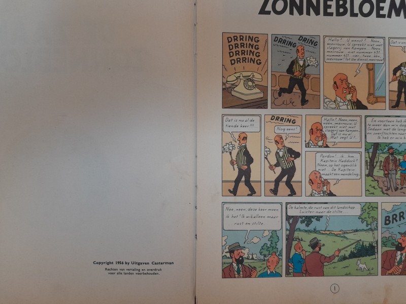 Lot van 4 zeer oude Kuifje strips met plastic figuurtjes