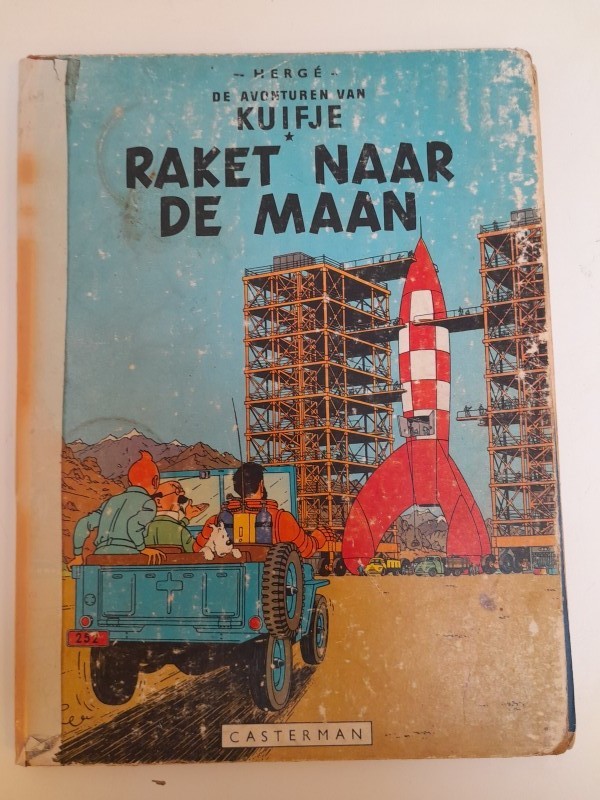 Lot van 4 zeer oude Kuifje strips met plastic figuurtjes