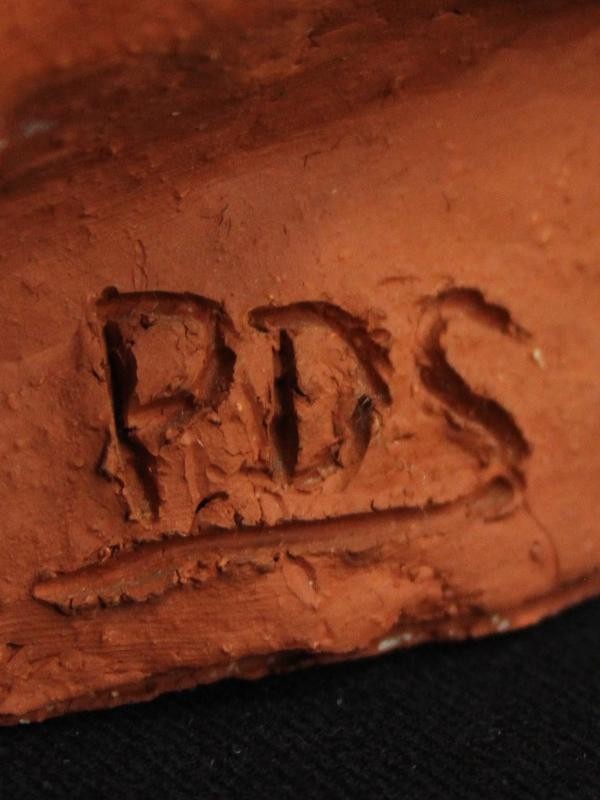 Groot grotesk terracotta hoofd - PDS