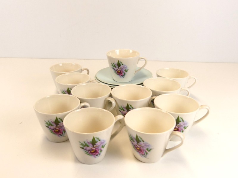 Vintage/antiek thee servies -Vedette Boch Frères Belgium