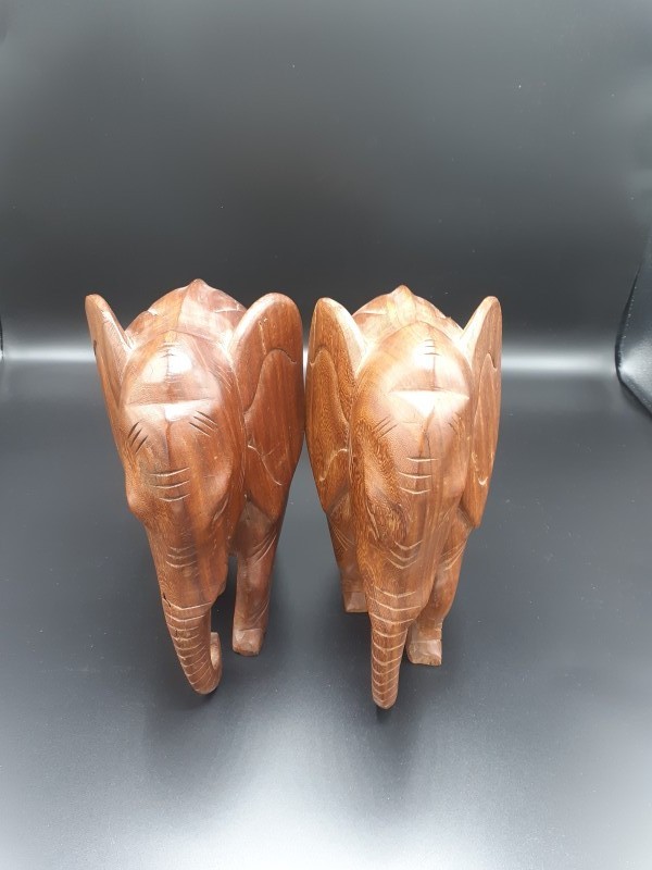 2 houten olifanten