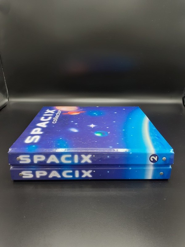 2 Spacix Collector verzamelboeken