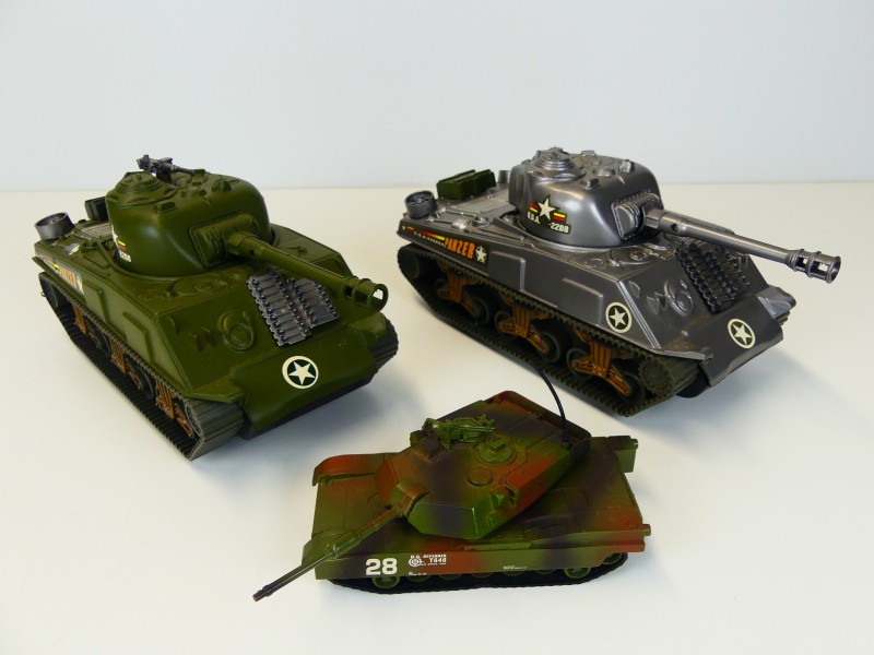 Vintage speelgoed usa tanks & militaire vliegtuigen