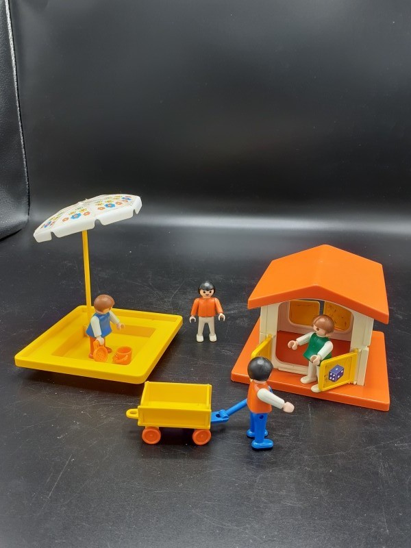 Playmobil Speelhuisje en zandbak 3497