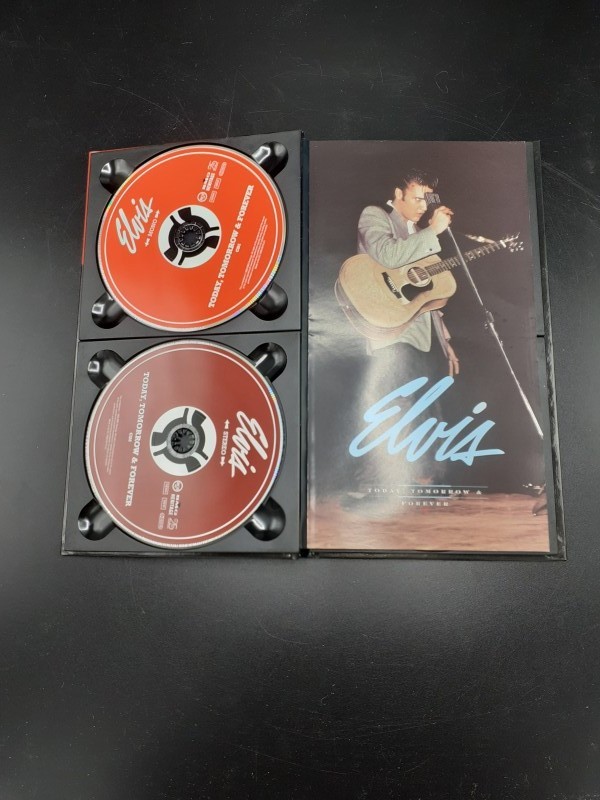 Elvis live in Las Vegas (4 CD's) + Elvis Today, tomorrow & forever (4 CD's)