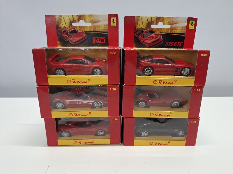 Lot van 6 Ferrari auto's in box