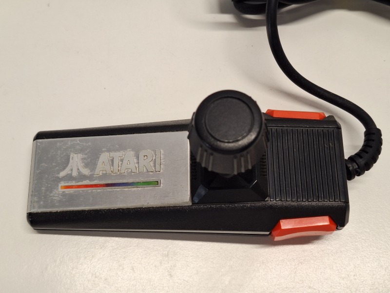 Game console: Atari 2600 Jr + 3 games