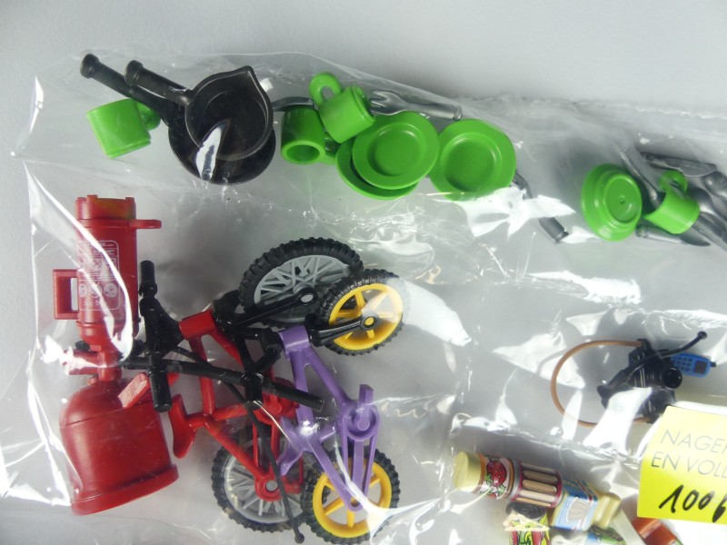 Uniek Playmobil lot - 3 dozen